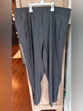 lululemon athletica Men's Charcoal Black Stretch Joggers